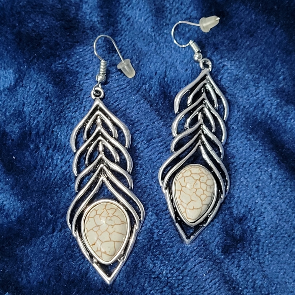 Paparazzi Swinging Sparrow-white